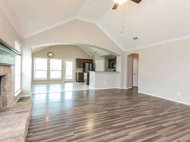 1617 Meadowlark Ln — Photo 4