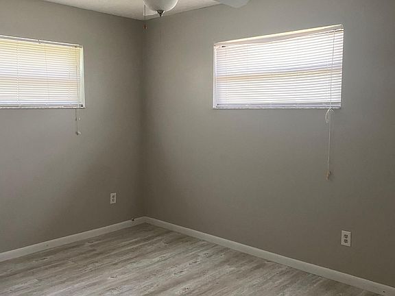 3rd image of 981 Bouganvillea Dr #981