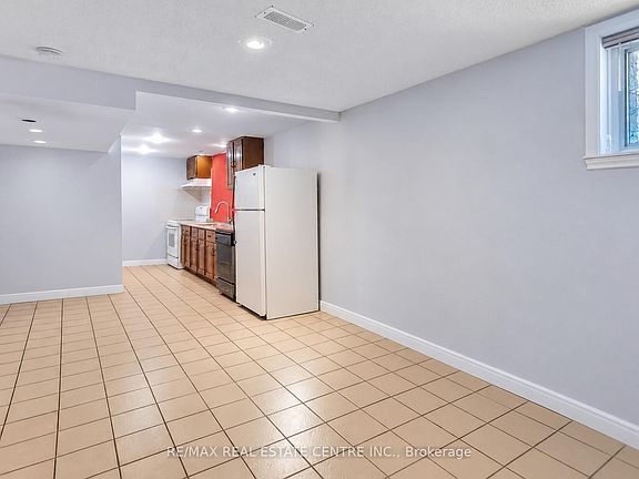 5th image of 302 Southview Rd