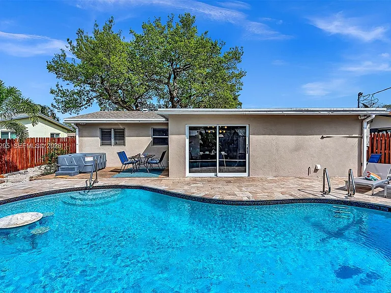 4633 SW 28th Ave — Photo 51