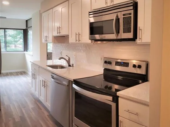 405 Christopher Ave #40, Gaithersburg, MD 20879