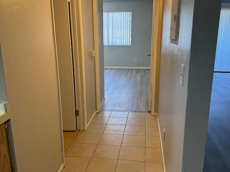 7817 Vineland Ave — Photo 7