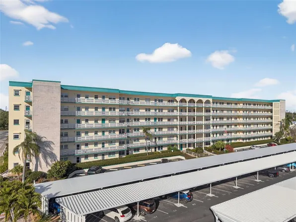 2960 59th St S APT 406, Gulfport, FL 33707