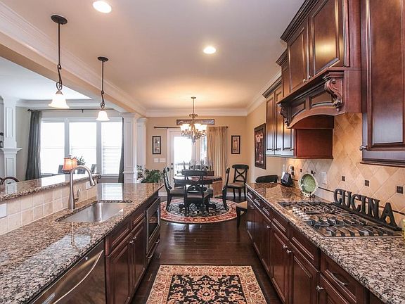 4th image of 1716 Fairhaven Ln