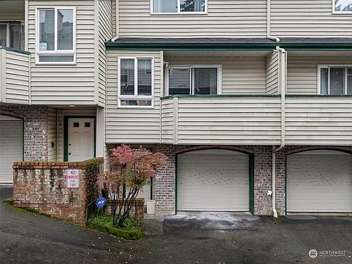 19523 Aurora Ave N #4 Photo 1