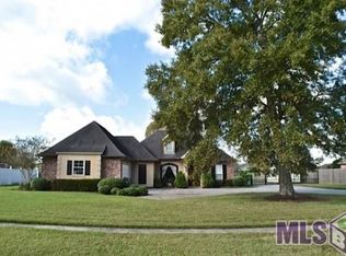 16301 Ole Homestead Ln, Prairieville, LA 70769