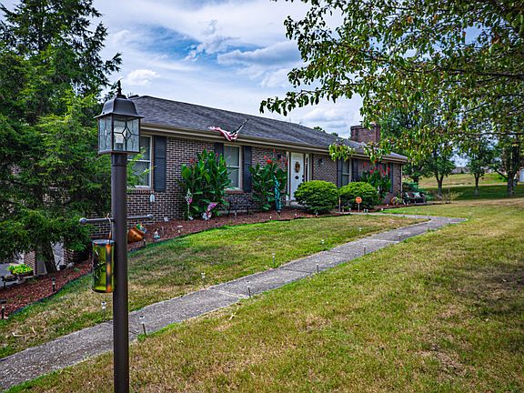 3rd image of 105 Forest Hill Dr