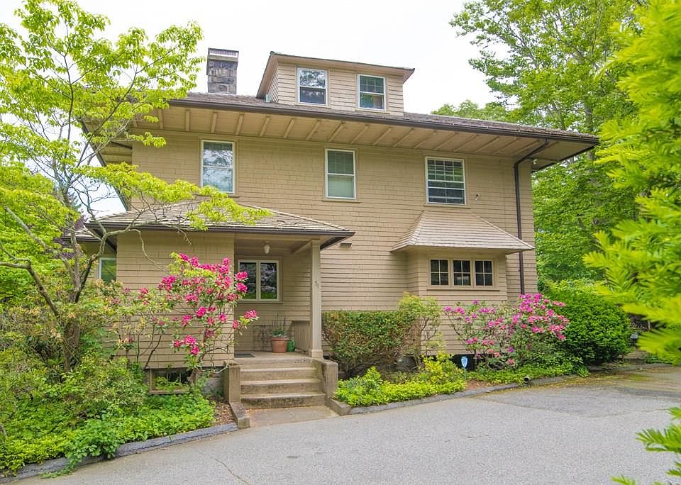 54 Highland Ave, Warwick, RI 02886 Zillow