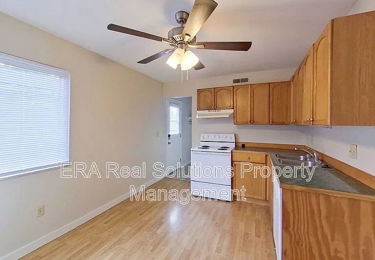 2462 Hiawatha St — Photo 5