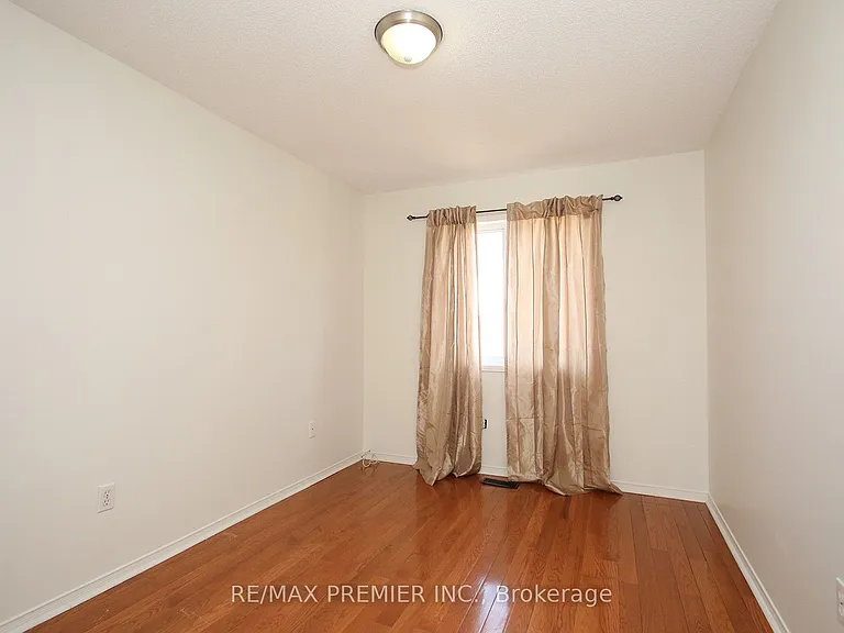 205 Equator Cres — Photo 18