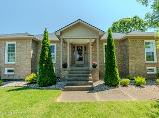 105 Markleham Pl, Louisville, KY 40245