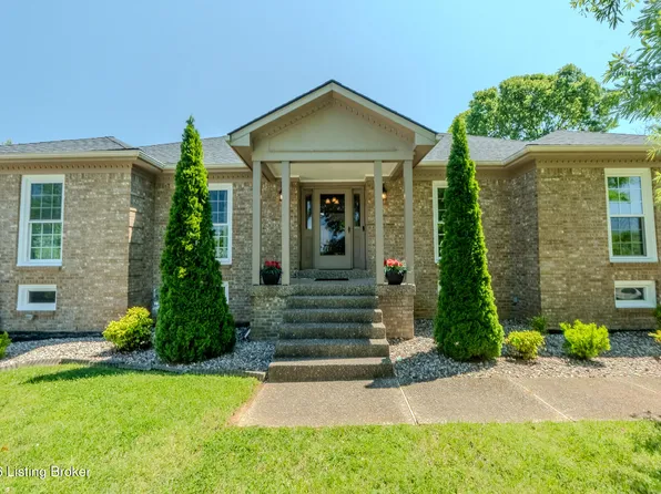105 Markleham Pl, Louisville, KY 40245