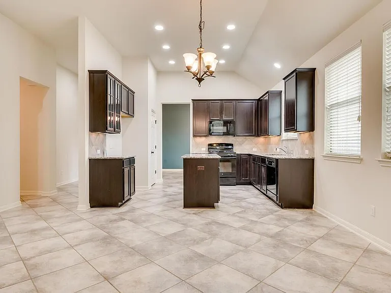 2200 Hilltop Climb Dr — Photo 11