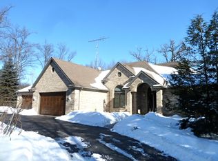 8920 Tahoe Ln, Spring Grove, IL 60081