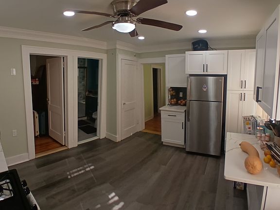3rd image of 190 Chapman St