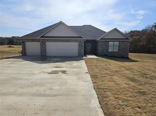 9218 S Pleasant Valley Rd, Gentry, AR 72734
