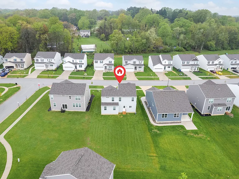 64 Brewster Dr — Photo 36