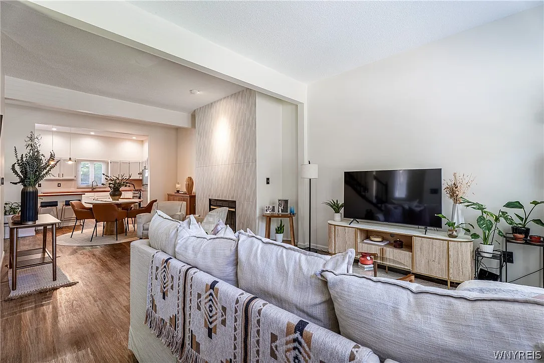 2 bed, 1.5 bath, 1512 sqft, $2,500 — Photo 4