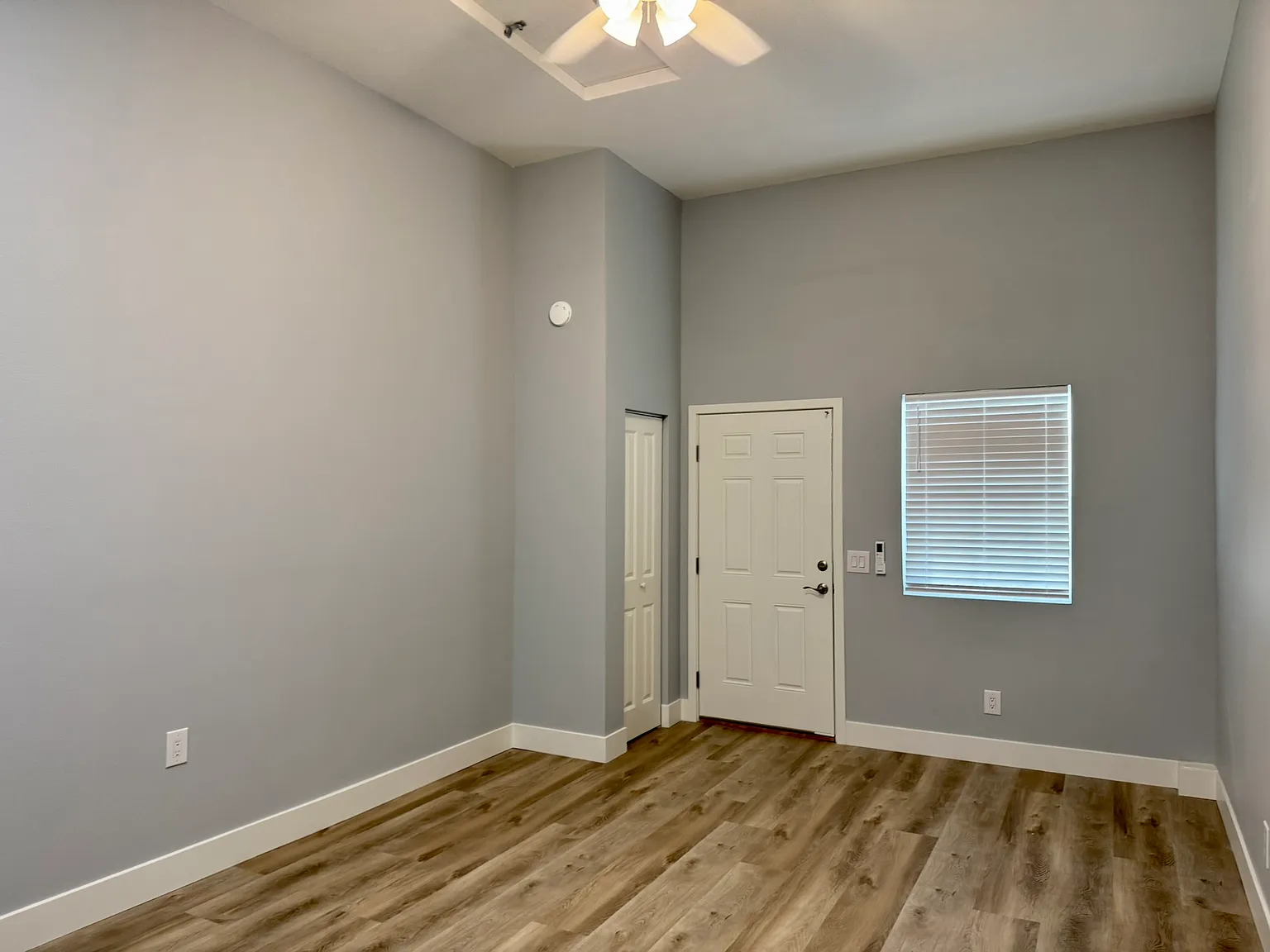 Studio, 350 sqft, $1,495 — Photo 3
