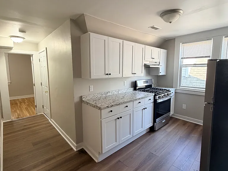 8 Arch St #3-0 — Photo 3