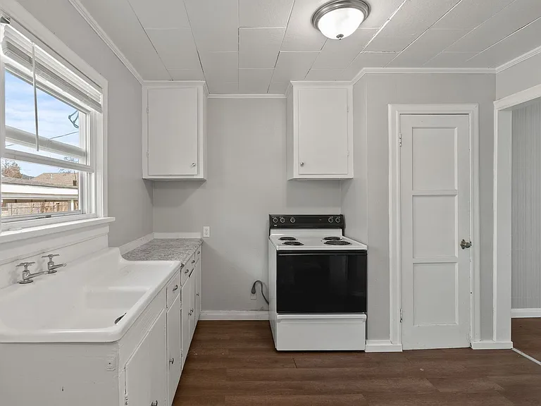 4210 N Avalon Rd — Photo 5