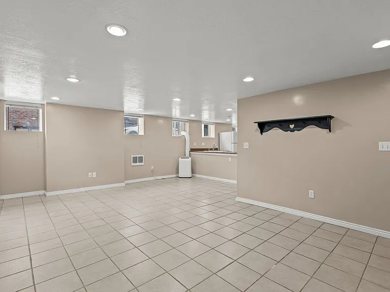 137 E 600 N — Photo 1