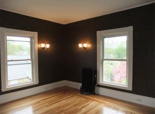 12 Holmberg Rd APT 3, Weymouth, MA 02189