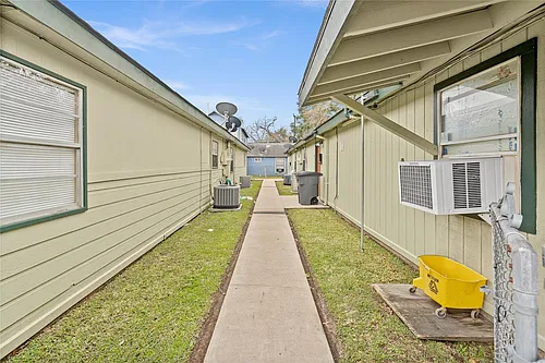 2200 Peach Ave Photo 1 2200 Peach Ave Photo 1
