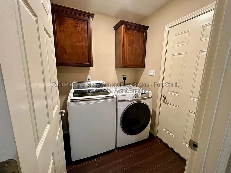 507 Ridge Point Dr — Photo 14