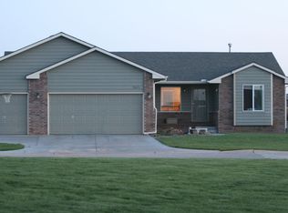 2401 E Spring Hill Ct, Goddard, KS 67052