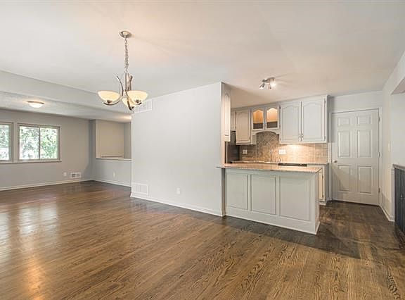 3rd image of 1805 NE 67th St