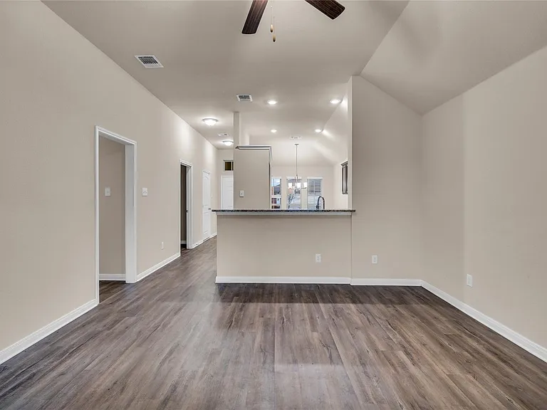 6407 Hercules Ave — Photo 4