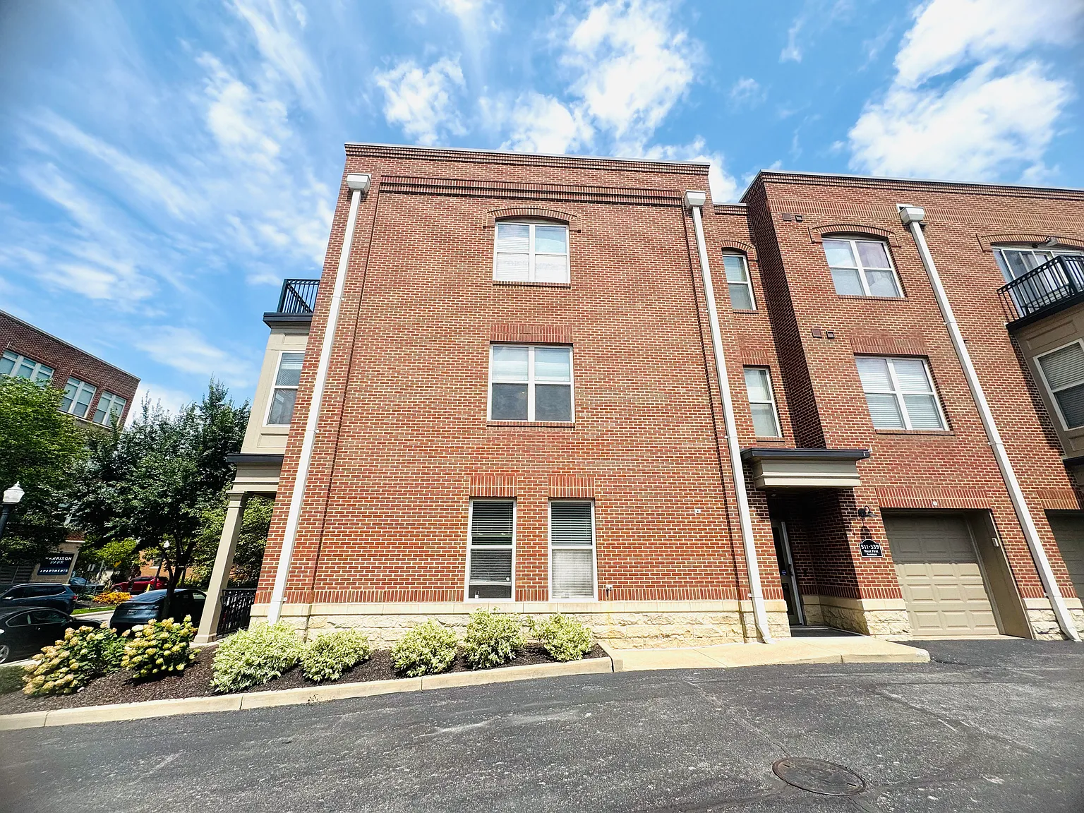 1 bed, 810 sqft, $1,850 — Photo 3