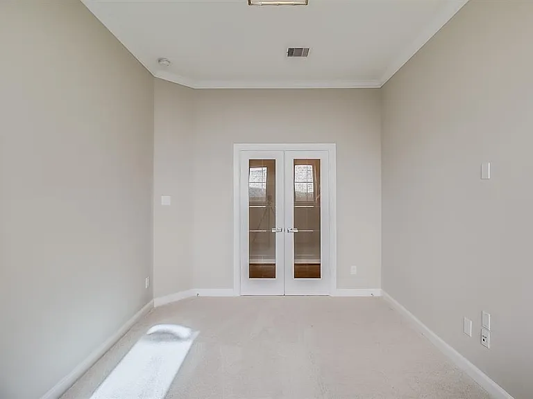 17106 Rainier Creek Dr — Photo 9