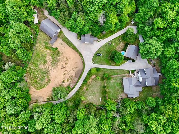2nd image of 489 Hickory Grove Rd