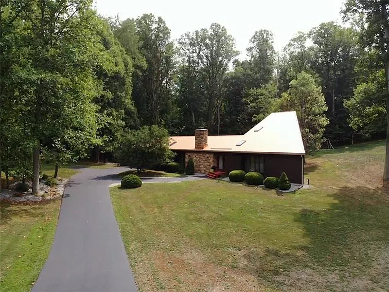 167 Regency Dr photo 1