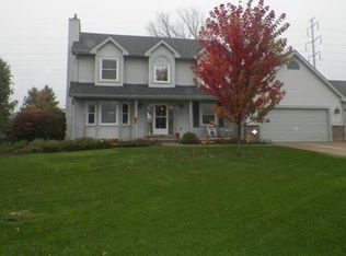 525 Cloverview Ln, Howell, MI 48843