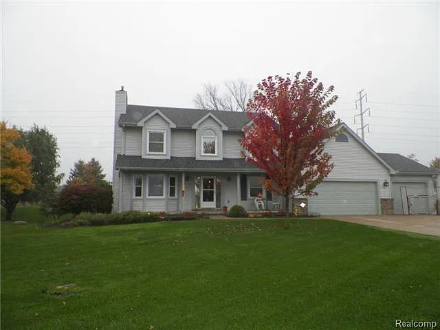 525 Cloverview Ln photo 1