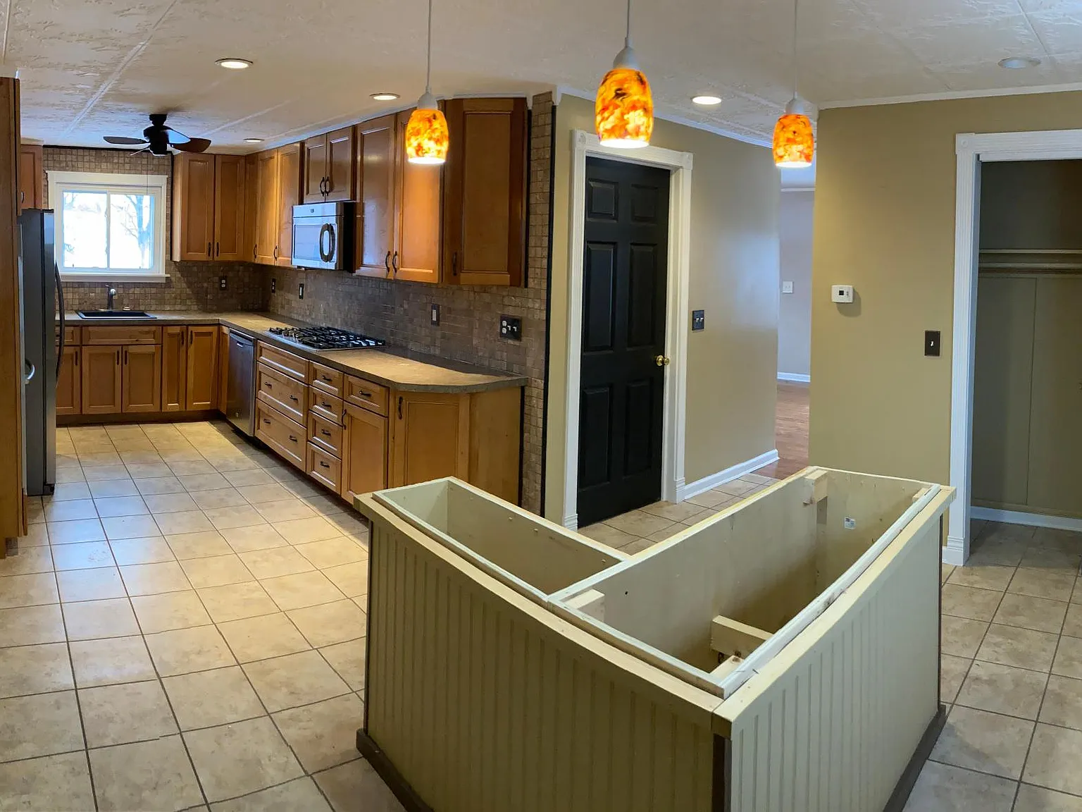 2 bed, 1200 sqft, $1,400 — Photo 4