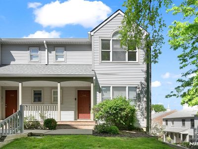 160 Panorama Dr, Edgewater, NJ, 07020