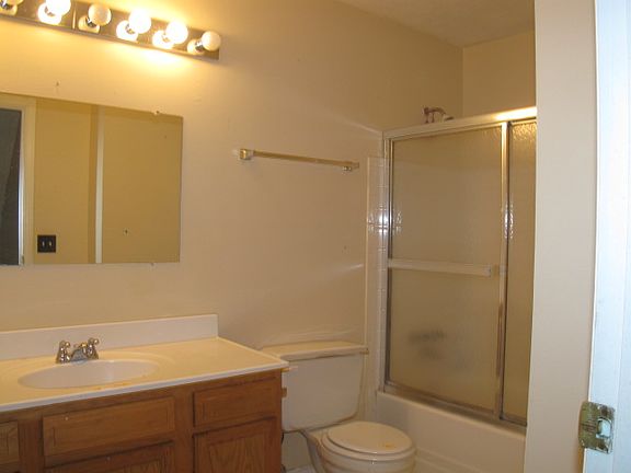 5th image of 1714 Fullerton Dr