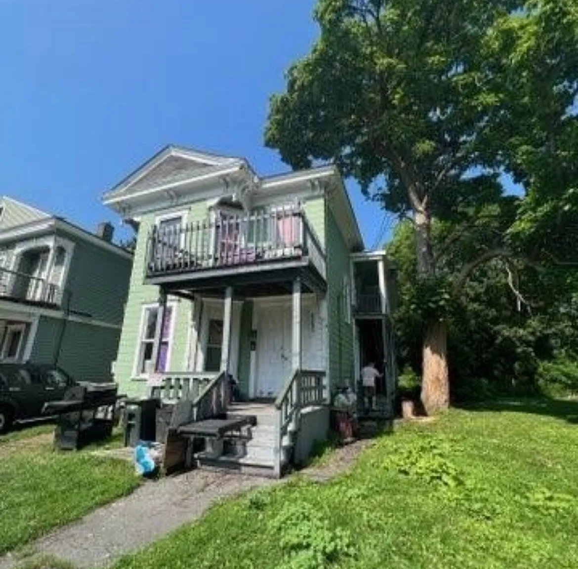 3 bed, 1200 sqft, $1,500 — Photo 1