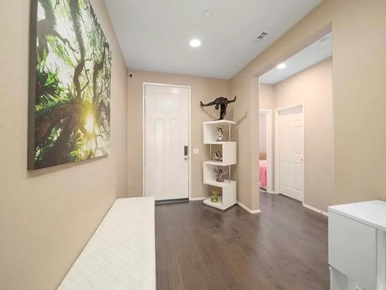 45019 Carla Ct — Photo 1
