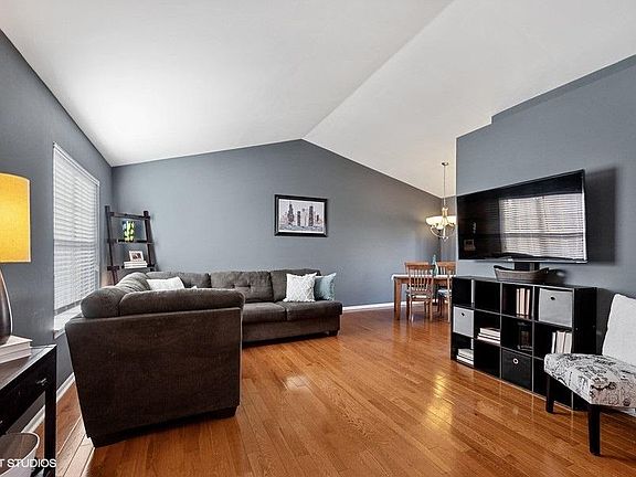 2nd image of 1233 Regent Dr