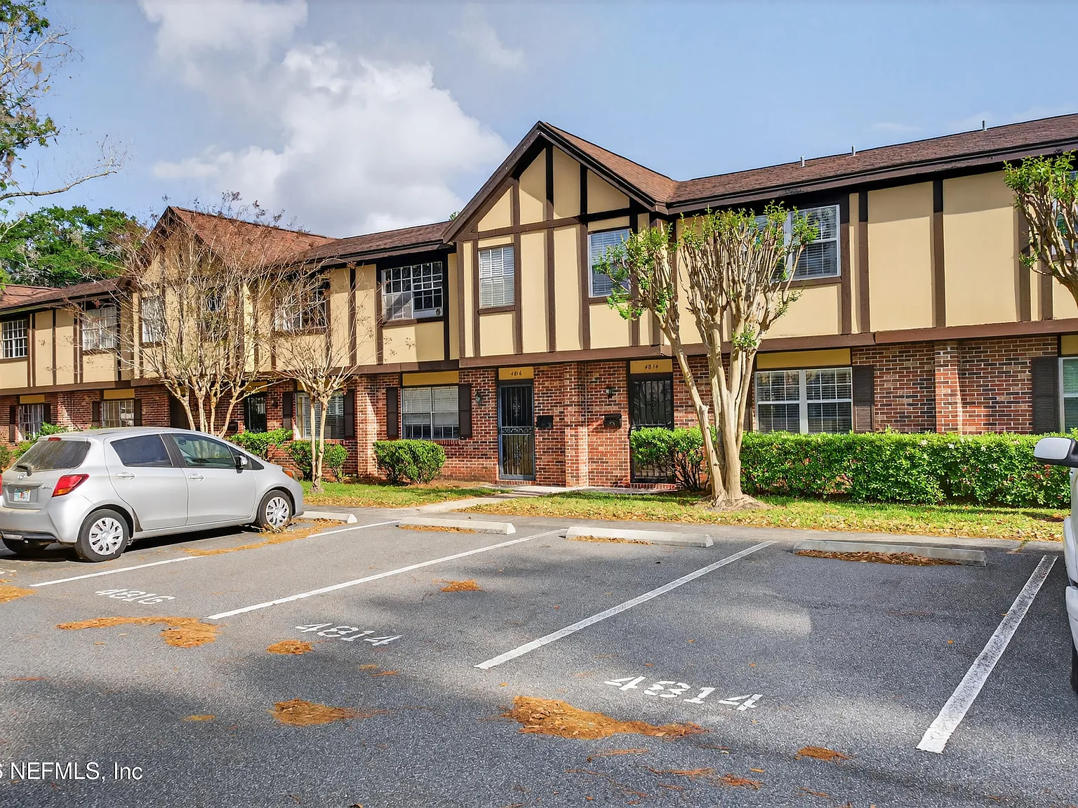 3 bed, 2.5 bath, 1622 sqft, $1,750 — Photo 3