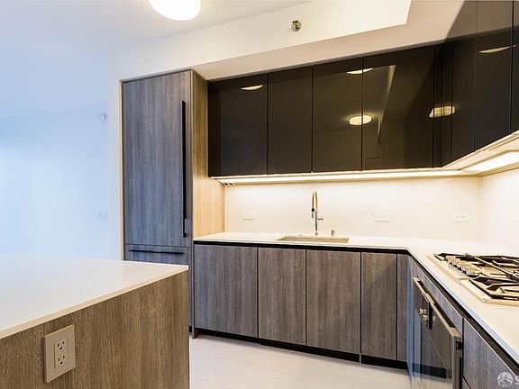 3rd image of 201 Folsom St APT 21H