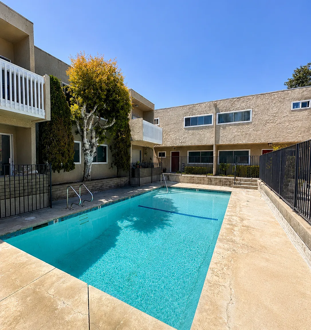 Oak Tree Village — Photo 2