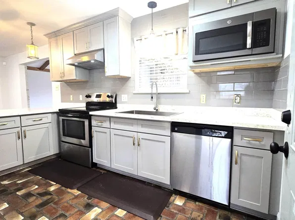 463 W Chalfont Dr, Baton Rouge, LA 70819