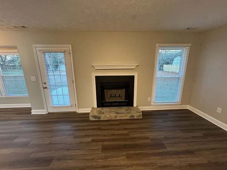 139 Thornbird Dr — Photo 6