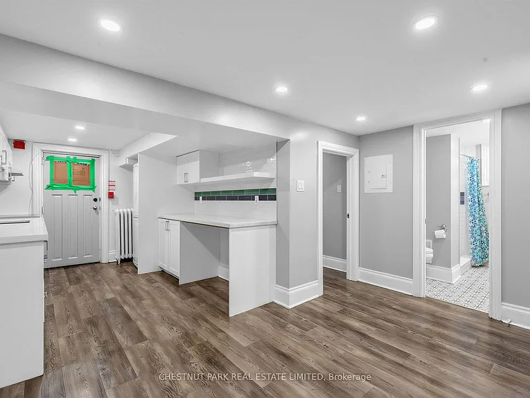 1 Kingswood Rd #R — Photo 3